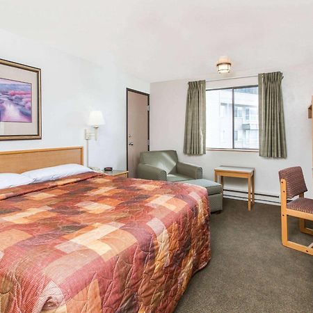Super 8 by Wyndham Ketchikan Bagian luar foto
