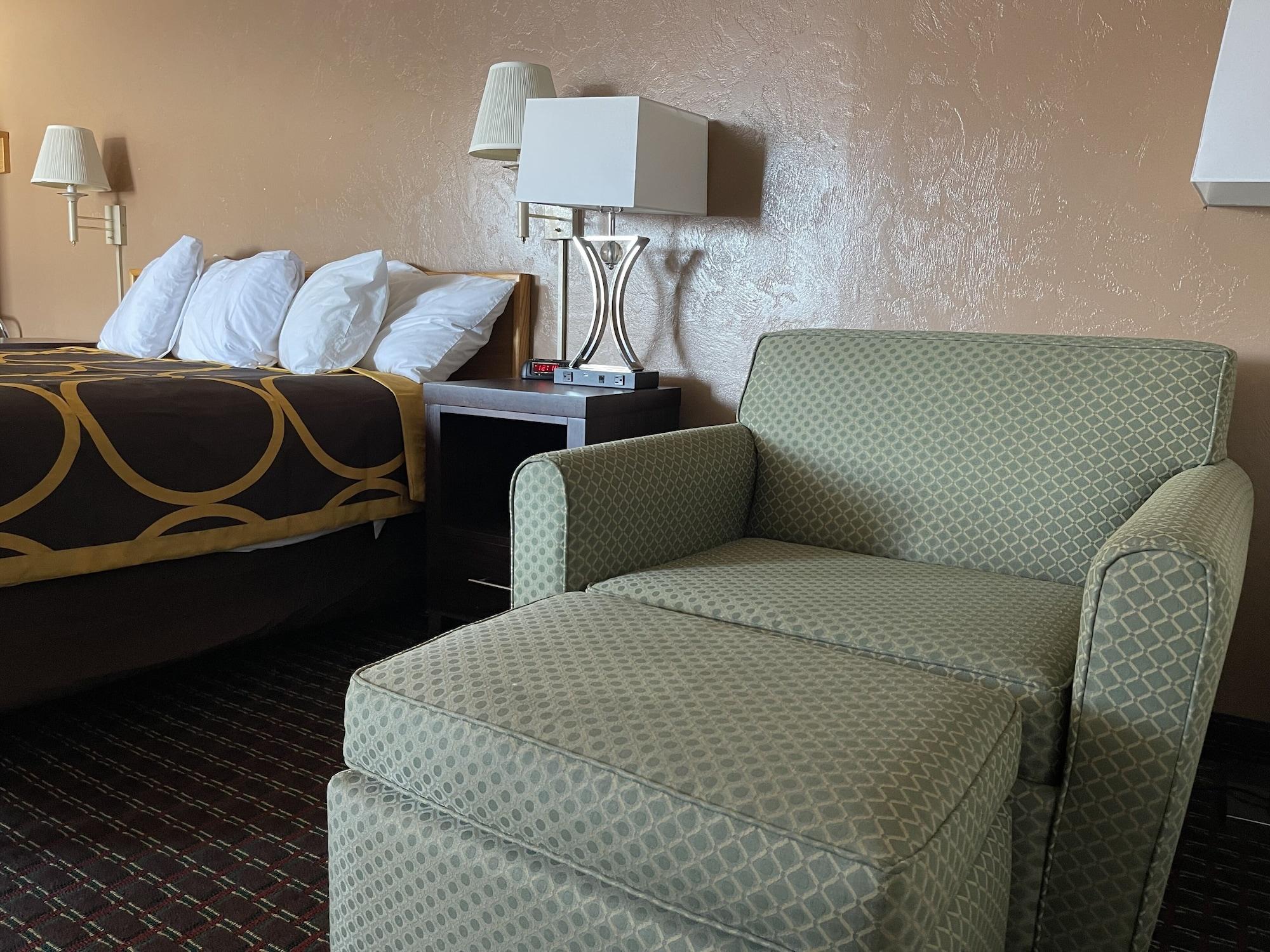 Super 8 by Wyndham Ketchikan Bagian luar foto
