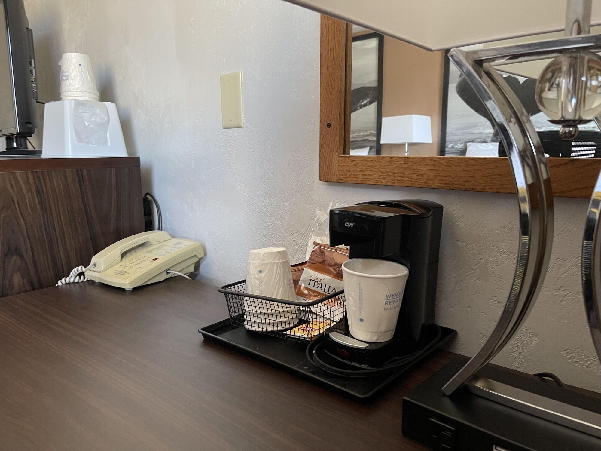 Super 8 by Wyndham Ketchikan Bagian luar foto